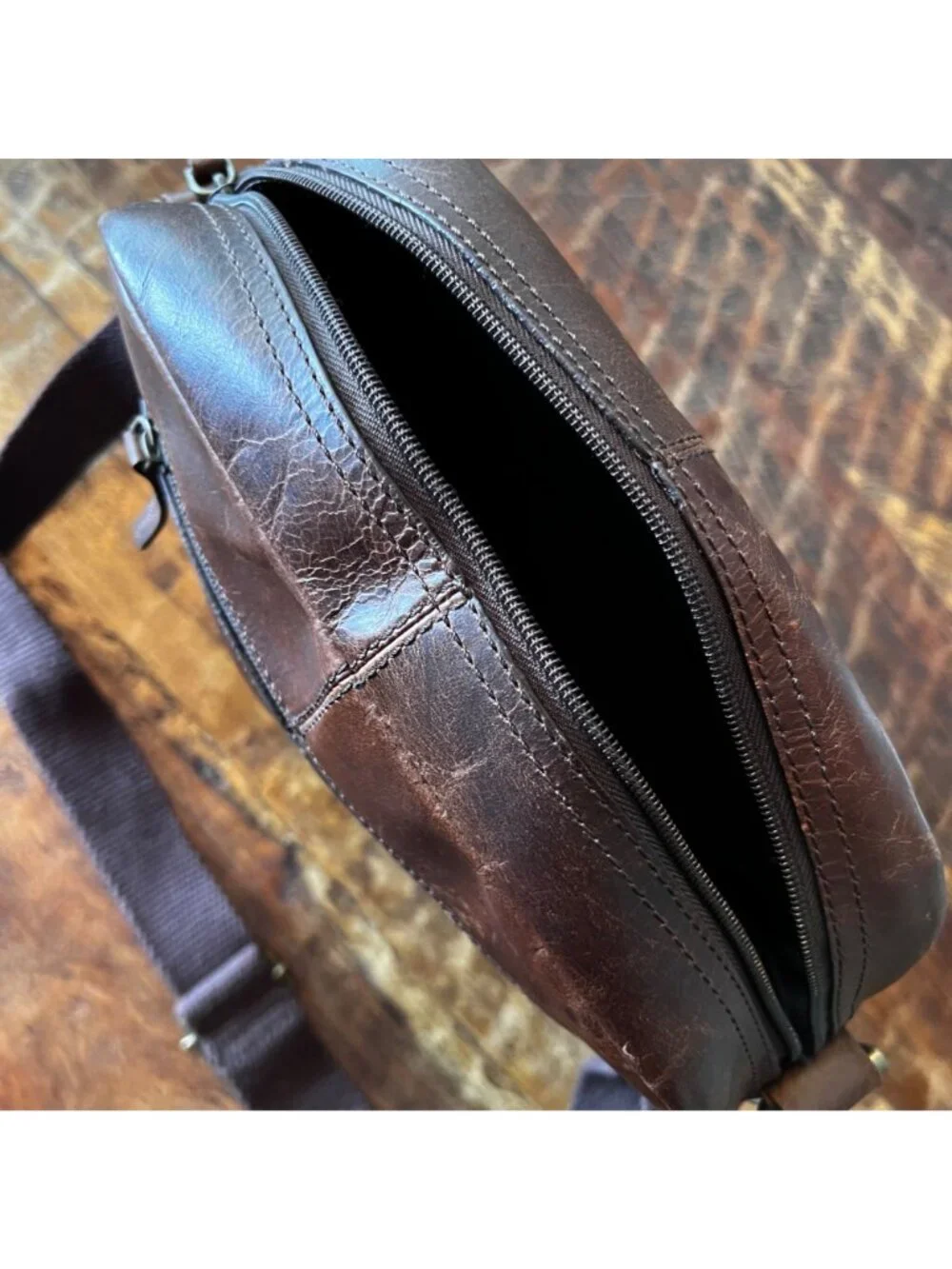 Wilson's Leather Cross Body Bag